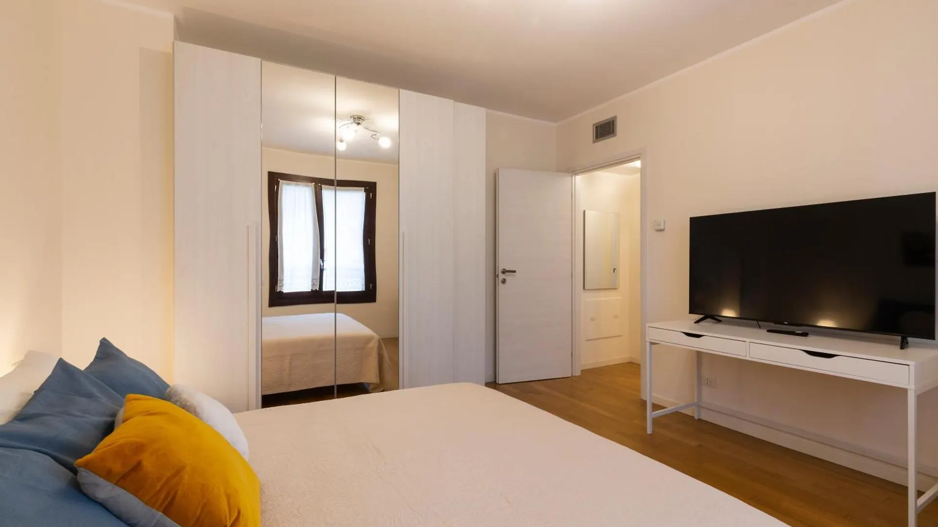 Uniterrace - Bicocca District Apartment Milan 0*,